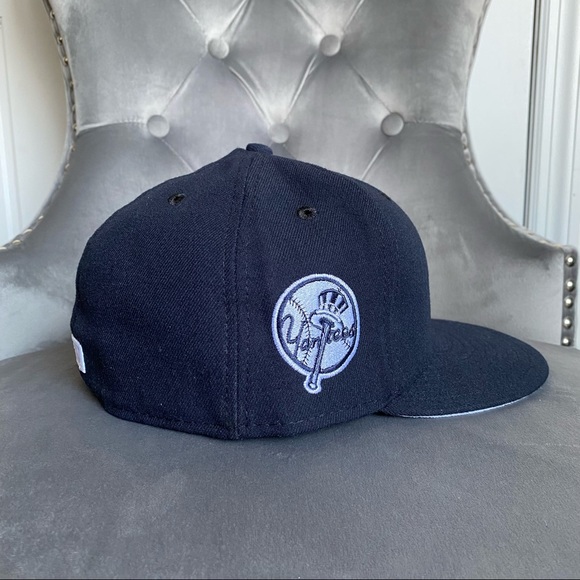 SOLDπ New Era NY Yankees Cap with Patch - Picture 4 of 7